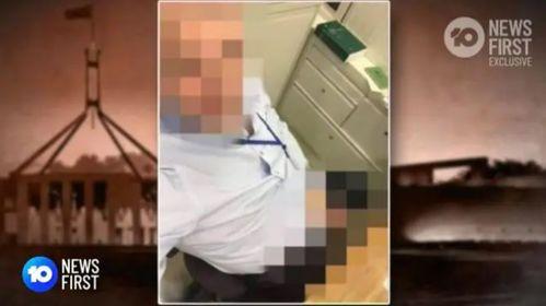 在桌子上自慰AV,揭秘自慰AV中的私密瞬间